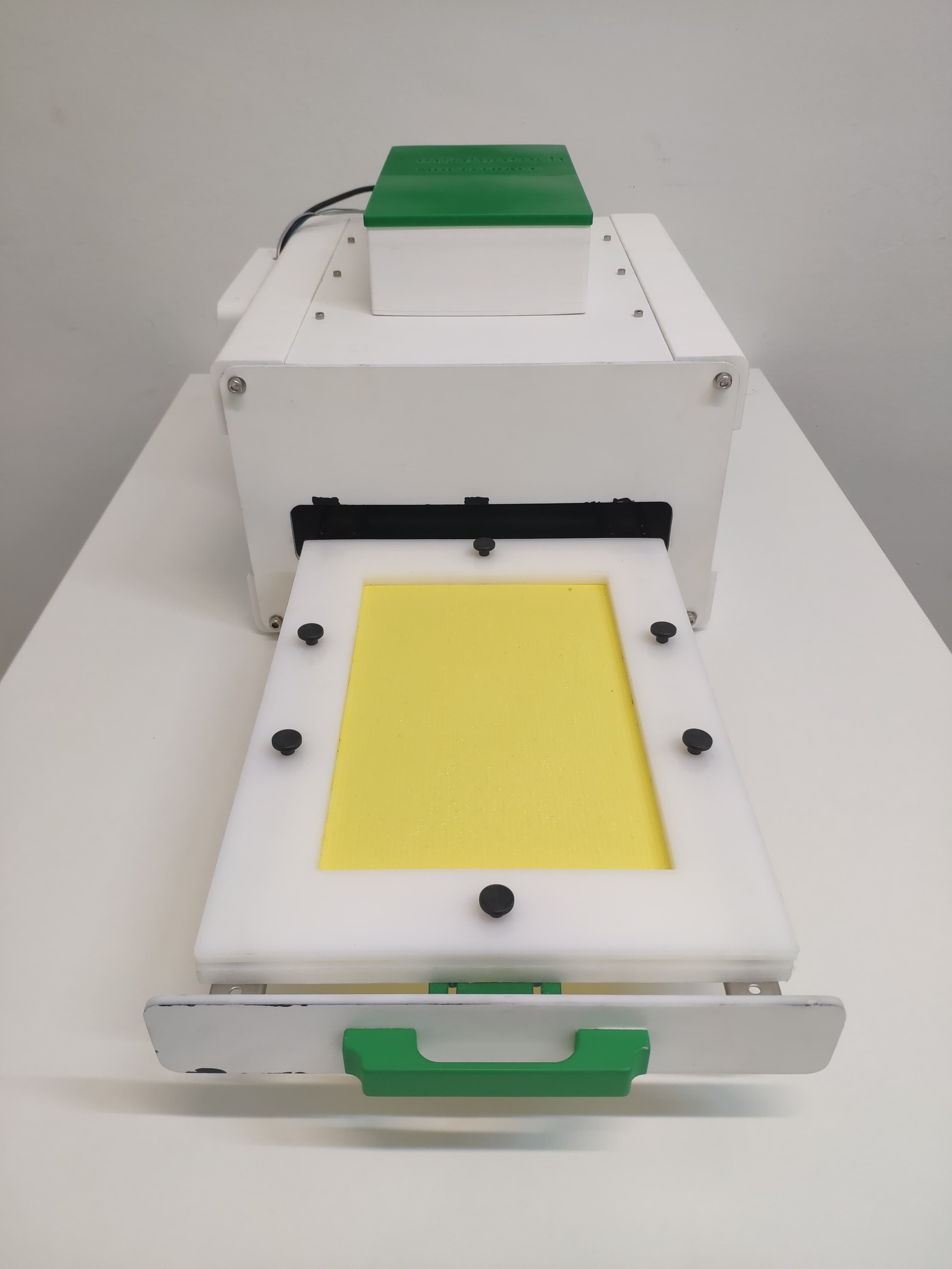 Dispositivo rilevazione trappole cromotattiche (aperto)