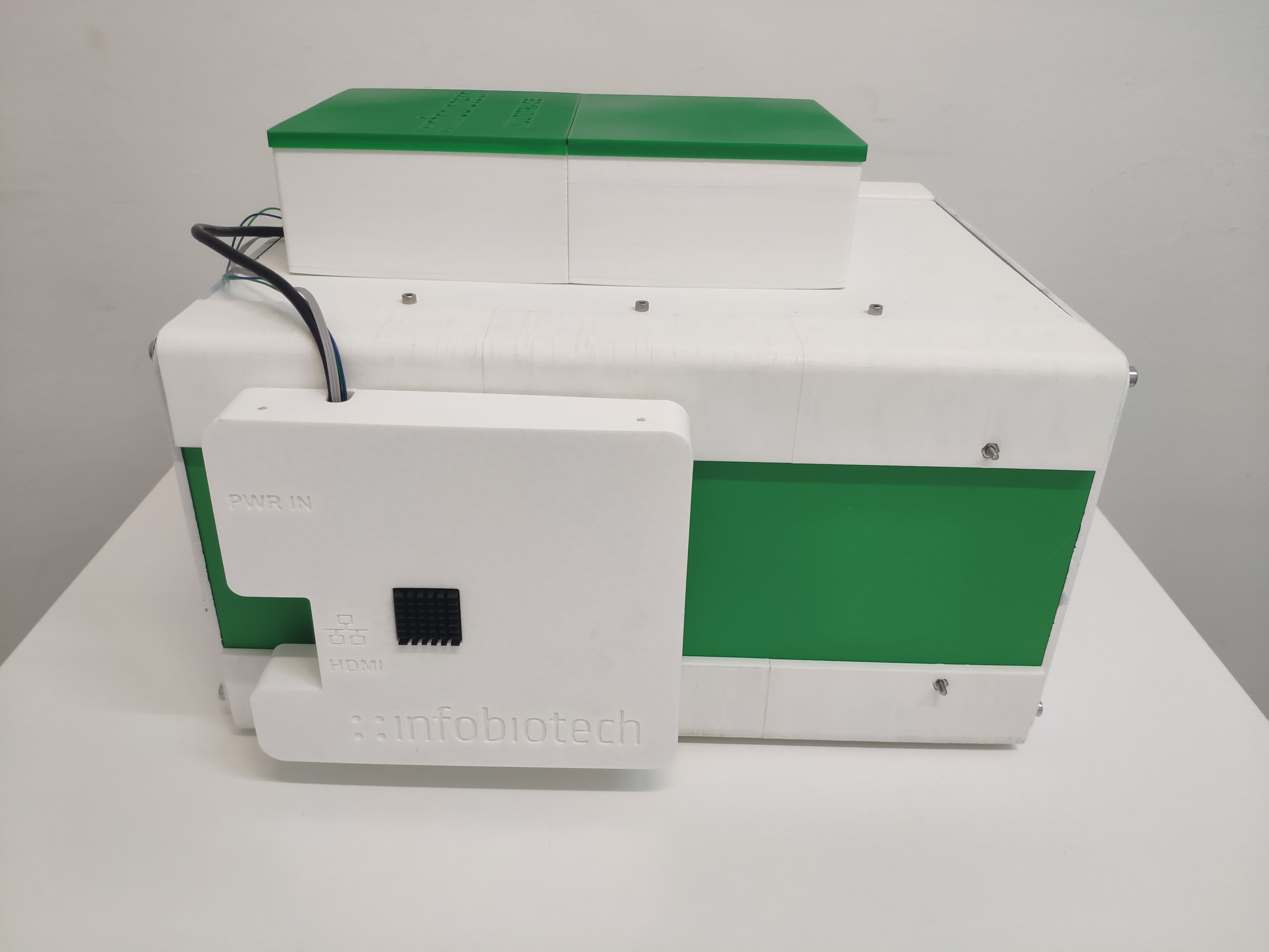 Dispositivo rilevazione trappole cromotattiche